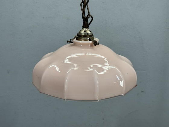 Image 1 of Lampada a sospensione antica Art Déco: vetro elegante e atmosfera senza tempo