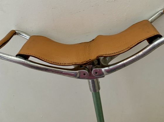 Sedile a Bastone Vintage in Alluminio Cromato, Pelle Patinata – Oggetti decorativi, Aluminium, Leather (photo 8 of 14)