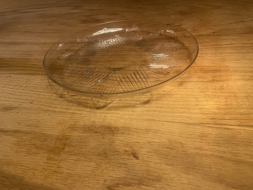 Een Glazen Bordje, Design 'Lotus' , Gesigneerd R. Lalique 