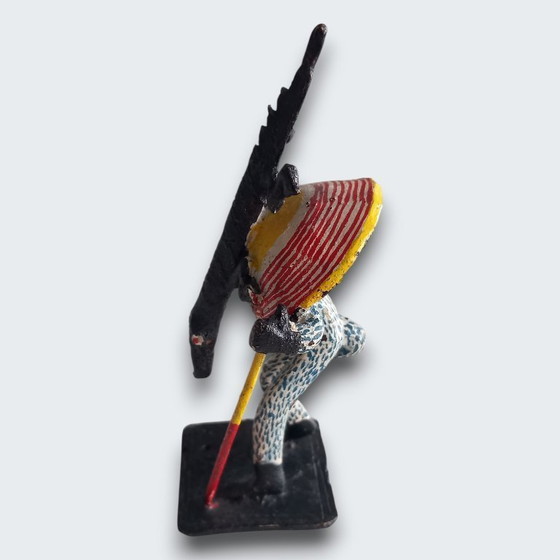 Image 1 of Ensemble de cinq statues figuratives africaines en métal peint à la main – têtes d'animaux – Afrique