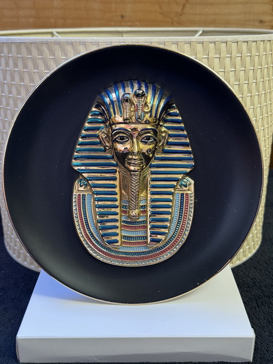 Image 1 of 𓂀 “Egypt: Splendors of an Ancient World” | 3D collector plates in 22-karat gold | Osiris Porcelain | Mint condition