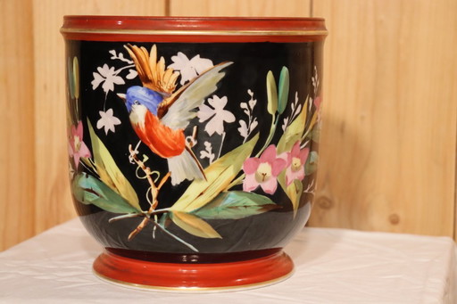 Giardiniera in porcellana parigina decorata con uccelli e fiori, XIX secolo