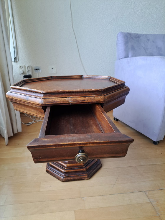 Image 1 of Mesa auxiliar hexagonal con cajón