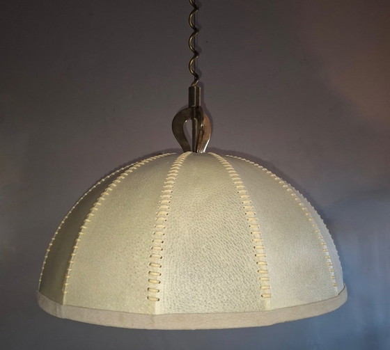 Image 1 of Grande lampadario italiano a bozzolo in pelle, pergamena e ottone, Italia anni '50