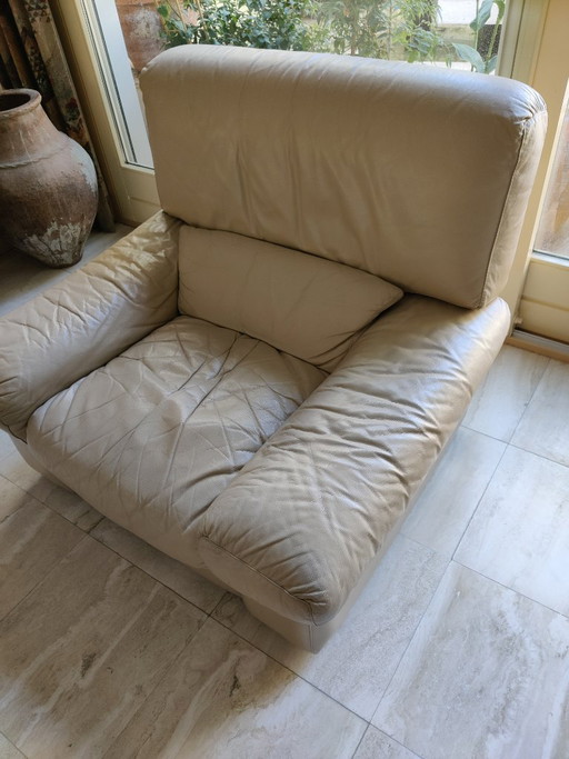 Leather Armchair with Recliner Mechanism, Light Beige/Cream – fauteuils (photo 2 of 5)