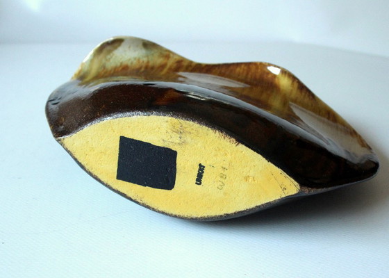1970s Design Ceramic Vase - Lip-shaped opening (photo 6 of 6)