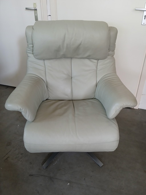 Fauteuil inclinable Himolla 7602 confortable avec réglage manuel.
