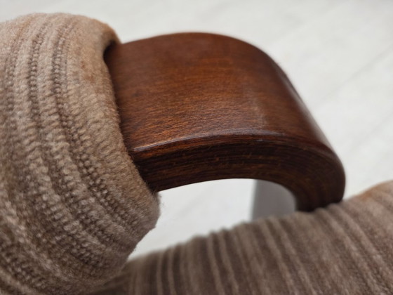 Image 1 of Anni '70, coppia di poltrone danesi, mobili in velluto a coste marrone chiaro, legno di faggio scuro.