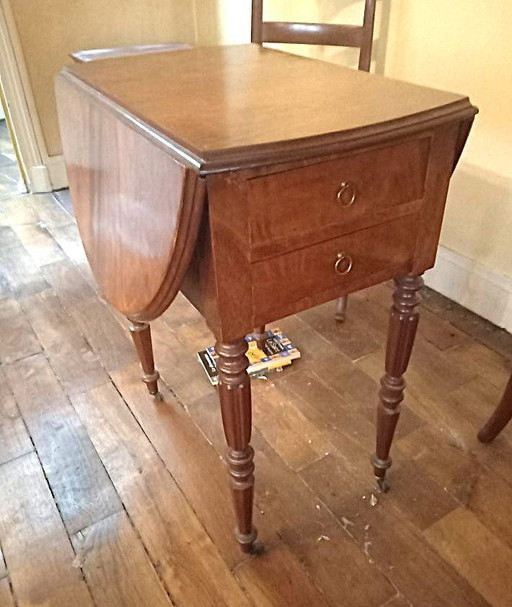 Mahoniehouten tafeltje 90,6 x 58,8cm