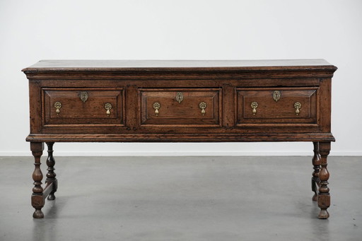 Antiek Engels dressoir uit begin 18e eeuw gemaakt van eikenhout