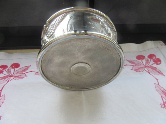 Image 1 of SILEA Wijnfleshouder/onderzetter met vliegende ganzen, verzilverd, barbenodigdheden, vintage