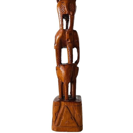 Image 1 of Torre dell'elefante con totem in legno intagliato d'epoca
