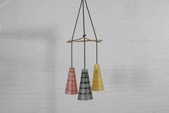 Lampada a sospensione da soffitto vintage colorata anni '60 '70 MCM – Lampadari, Vetro, Ottone (photo 3 of 14)