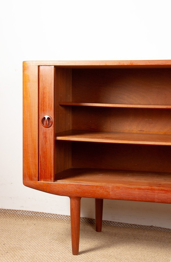 Image 1 of Deens teakhouten dressoir model 42 van Harry Østergaard voor Randers Mobelfabrik 1960.