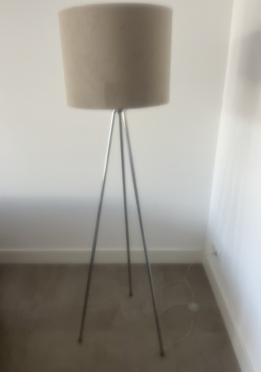 Zuiver tripod floor lamp with velour shade chrome leg