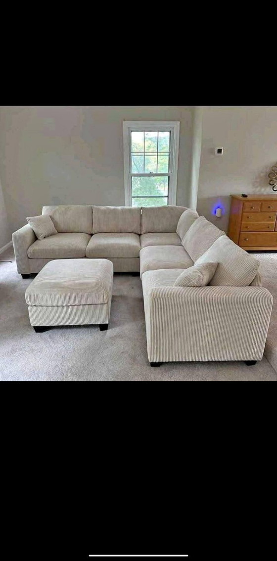 Image 1 of Divano elegante e confortevole: perfetto per il tuo soggiorno!