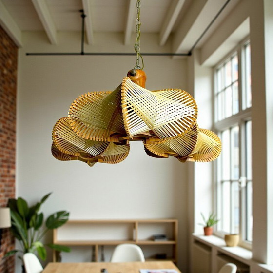 Image 1 of Lampadario rustico in legno con 3 luci in paglia di legno, anni '60