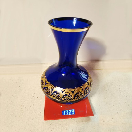 Image 1 of VAS DE CRISTAL AZUL COBALTO DE BOHEMIA Y CUADRO DORADO
