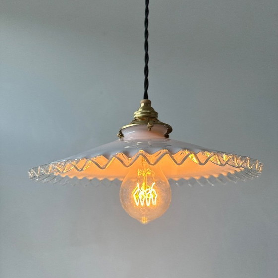 Image 1 of SUSPENSION ANCIENNE DENTELEE EN OPALINE  25 CM VINTAGE