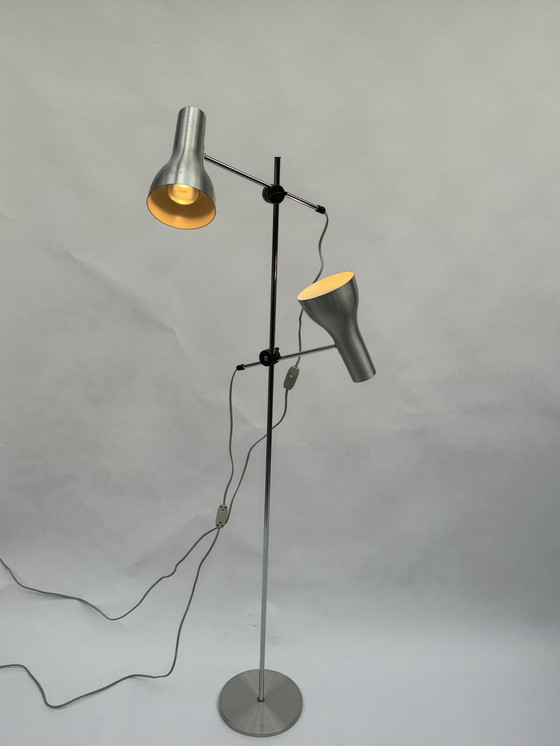 Image 1 of Minimalistische staande lamp uit het midden van de eeuw – verstelbaar ontwerp met dubbele kegel (Hala Zeist / Anvia-stijl)