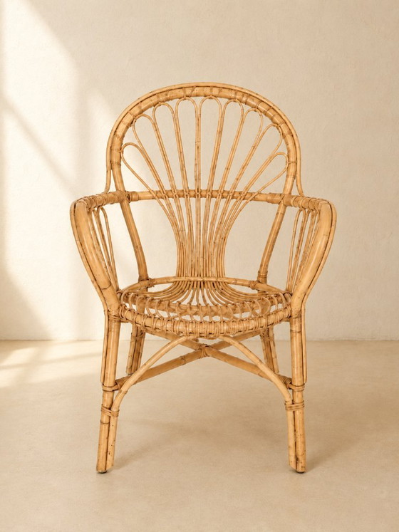 Image 1 of Sillón holandés de mediados de siglo con mesa auxiliar, década de 1960.