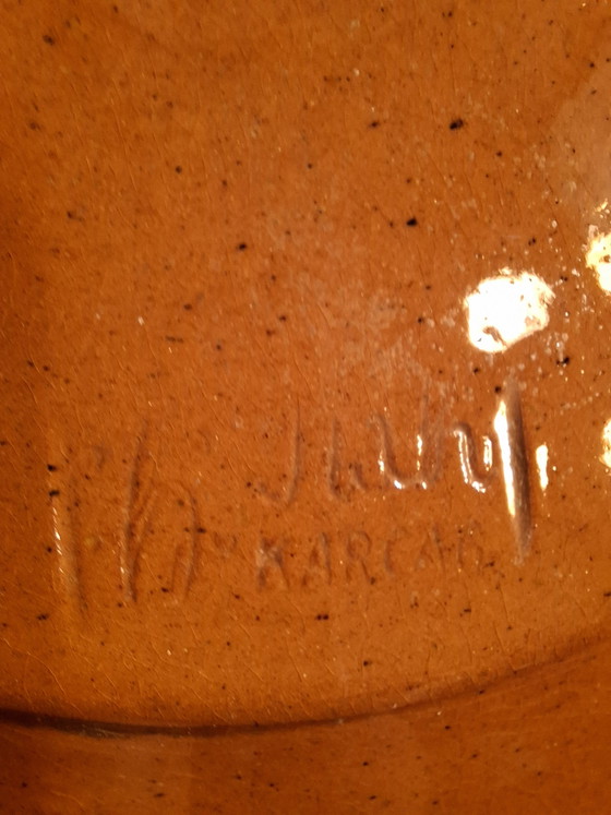 Grande piatto da parete vintage di arte popolare da 37 cm – Firmato "Judit" Karcag (Ungheria) con decorazione (photo 7 of 8)