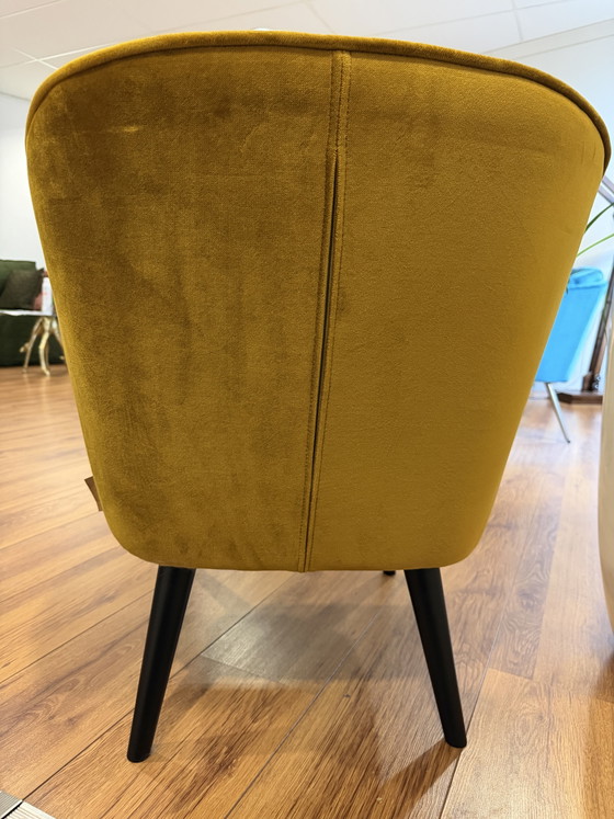 Velvet Fauteuil Okergeel/Mosterd – ZGAN – Ahrend (photo 3 of 5)
