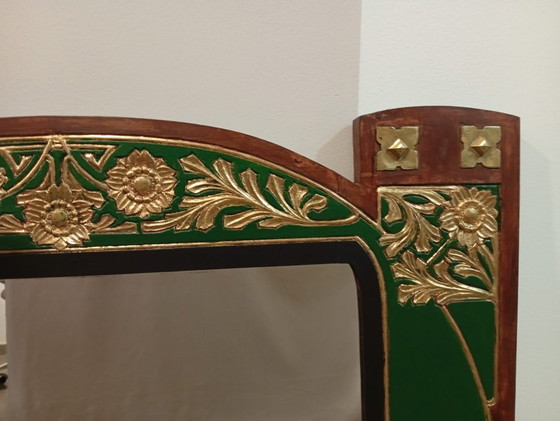 Image 1 of Spectaculaire en ongewone originele pre-art-decospiegel, gepolychromeerd en gedeeltelijk verguld met gesso