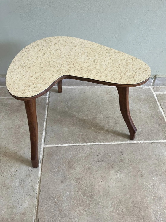 Small tripod side table in bean shape – 1950s/60s style – Wood, Mid Century Modern (photo 2 of 12)