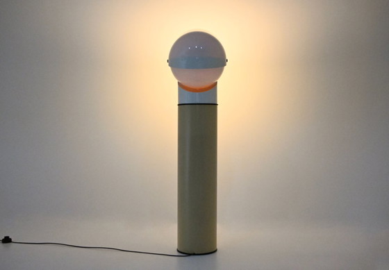 Lampadaire Mezzo Pileo par Gae Aulenti pour Artemide, 1970s – Metal, Plastic (photo 8 of 16)