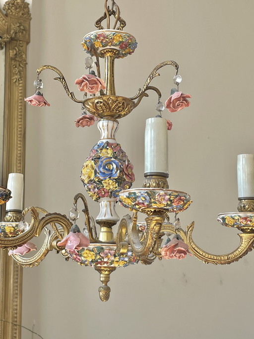 Antiker italienischer Kronleuchter aus Porzellan – Capodimonte-Stil
