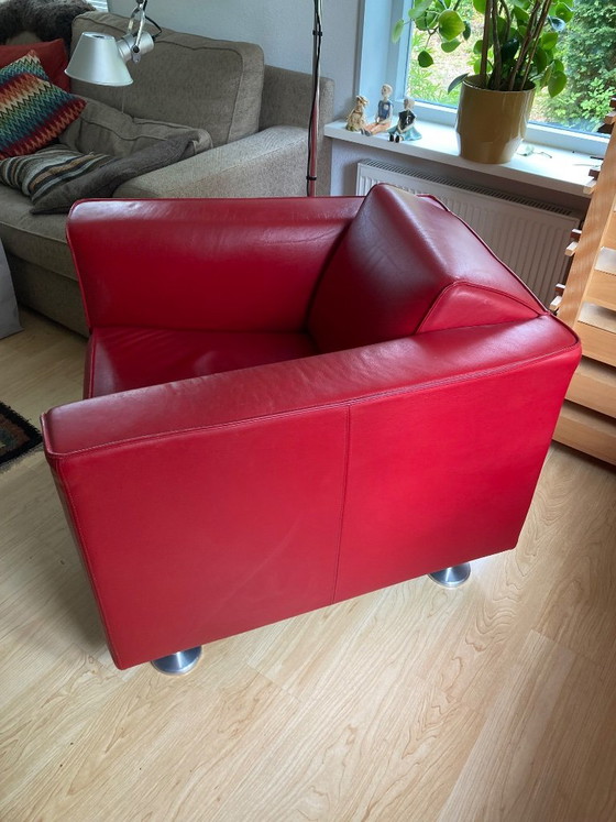Sillón de cuero rojo de Designonstock – Design on Stock, Sillones, Leather, Metal (photo 5 of 6)