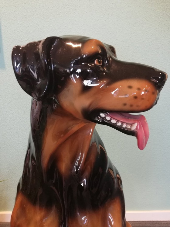 Image 1 of Gran estatua de un perro de la época del Hollywood Regency