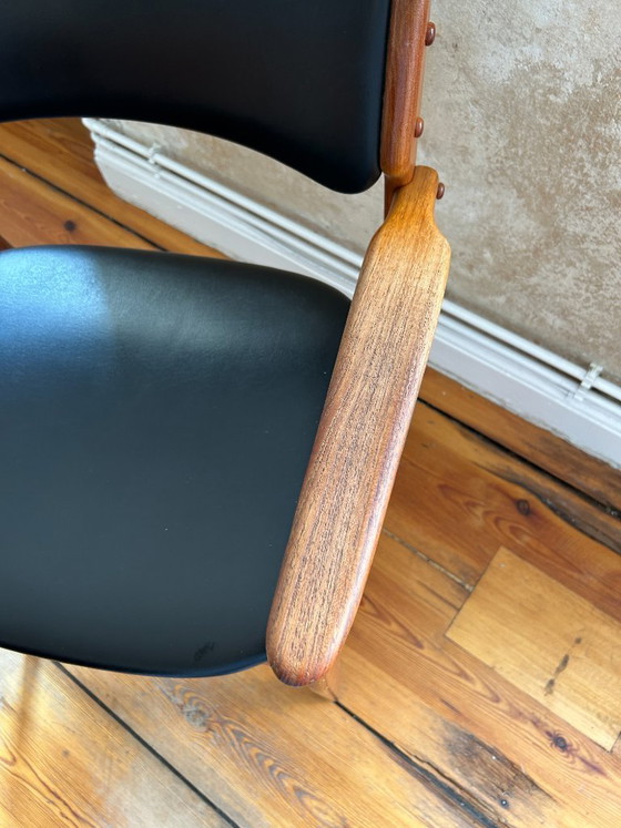 Nr. 2 Deense fauteuils uit het midden van de 20e eeuw, teak, jaren 60 – Leather, Wood (photo 5 of 6)