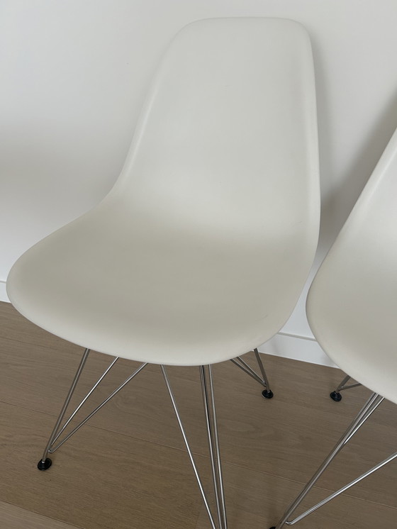 Image 1 of Juego de 4 sillas Vitra Eames DSR - blanco / base cromada