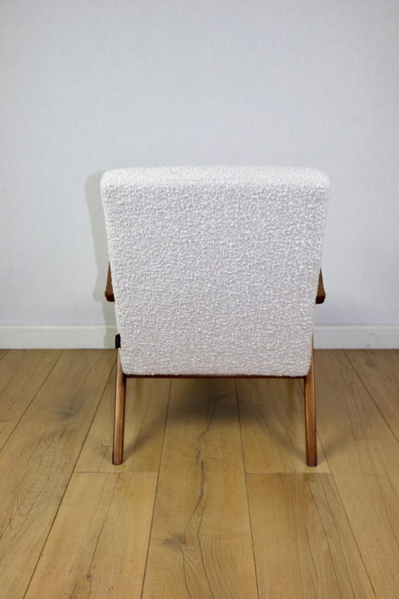 Image 1 of Fauteuil vintage B-310 VAR blanc structure bouclé années 1970