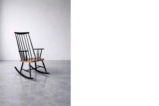 Image 1 of Fauteuil à bascule vintage en bois de style finlandais moderne du milieu du siècle, par Ilmari Tapiovaara pour Asko, années 1960