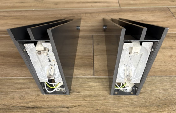 Image 1 of Een paar "Tako" wandlampen van architect Marc Roqueta, geproduceerd door Roland Jamois.
