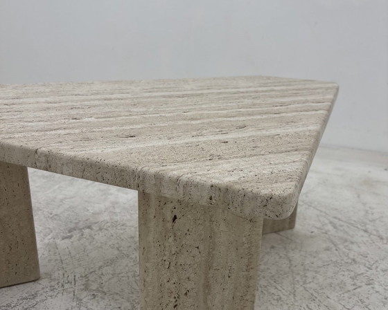 Image 1 of Tavolino da caffè brutalista in marmo e travertino