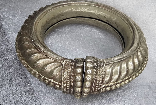 Antieke Omaanse Zilveren Enkelband (Najal) – 545 Gram – 