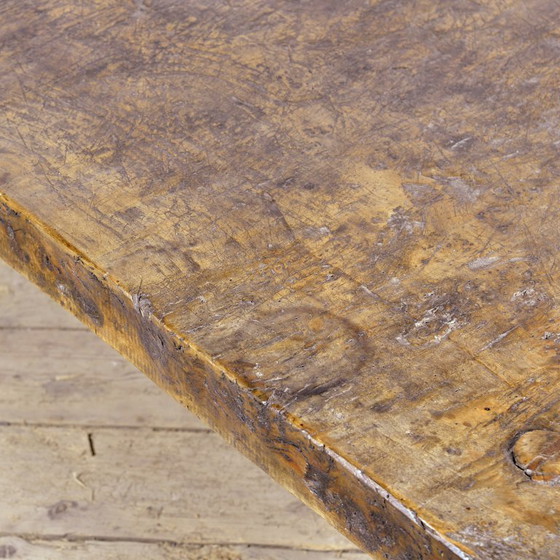 Image 1 of Table basse en chêne, vers 1930