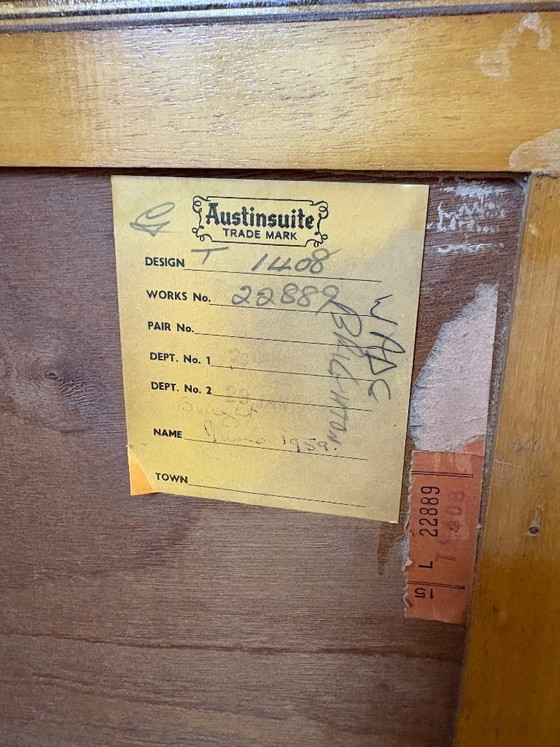 Image 1 of Commode rétro en teck style milieu du siècle par Austinsuite, circa 1960. Design danois, qualité britannique.