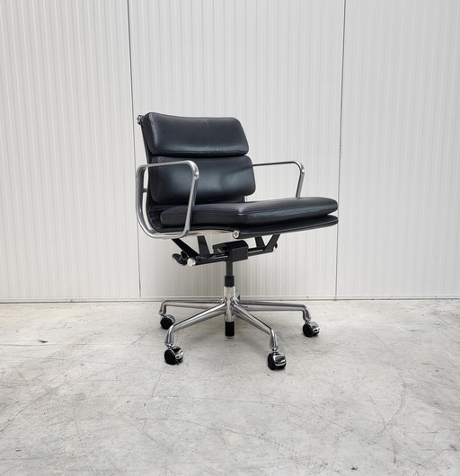 8x Herman Miller Eames Soft Pad chaise de bureau 2019 Modèle