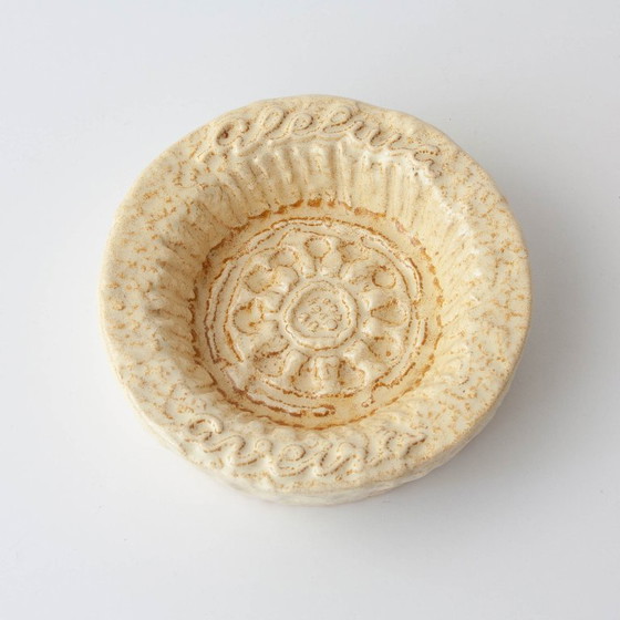 1970s Beige Textured Ceramic Ashtray from Aleluia – Table accessories (photo 5 of 10)