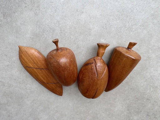 4x Vintage Drechselarbeiten, handgefertigte Früchte #1 – decoratieve objecten, Wood (photo 2 of 6)
