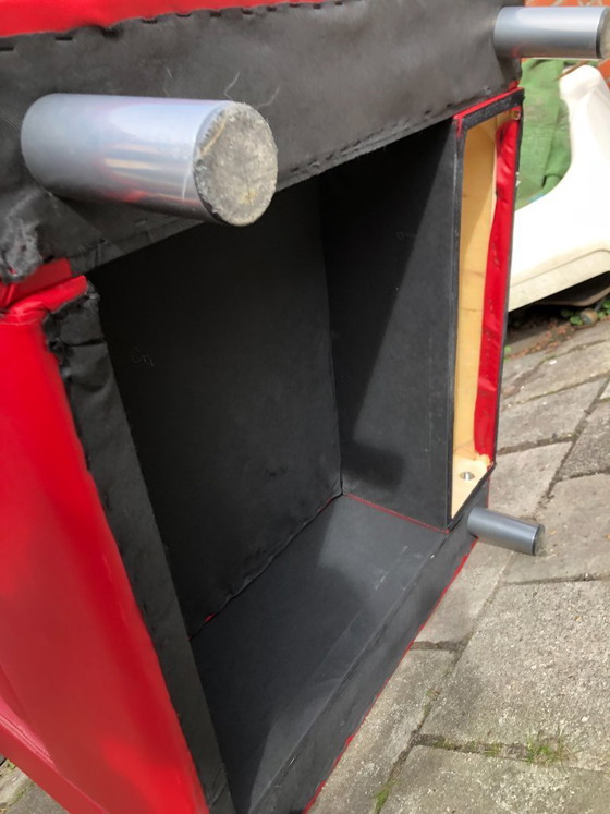 Image 1 of Poltrona lounge in pelle rossa dal design moderno