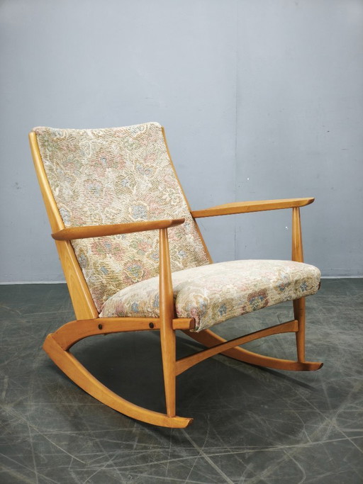 Silla mecedora Boomerang de Holger Georg Jensen, Dinamarca, década de 1960.