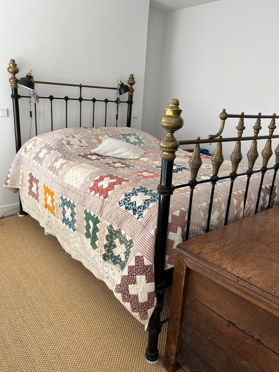 Image 1 of Antiek Engels bed