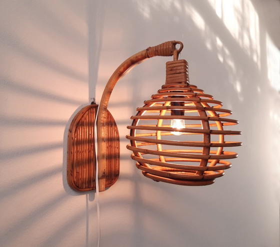 Image 1 of Prachtige vintage rotan wandlamp, mcm bedlampje rattan