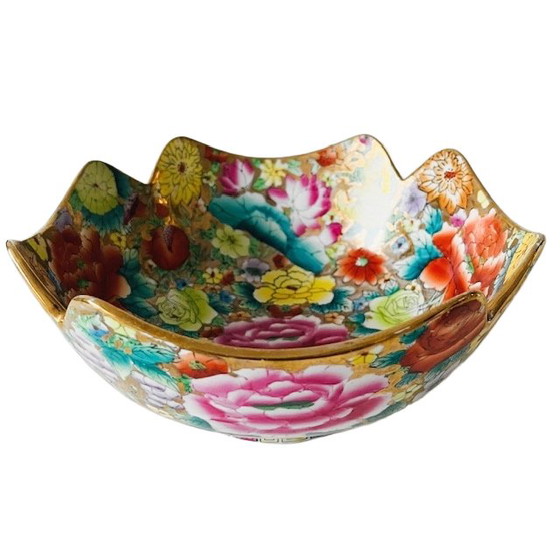Image 1 of Vintage Chinese kleurrijke handgeschilderde schaal goud bloemen 1960's
